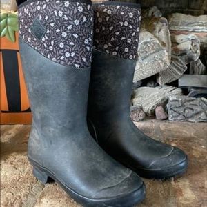 Women’s muck boots